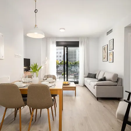 New Cozy 2-bedroom In Center Estepona
