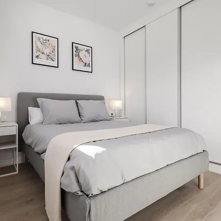 New Cozy 2-bedroom In Center Estepona
