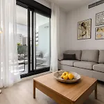 New Cozy 2-bedroom In Center *