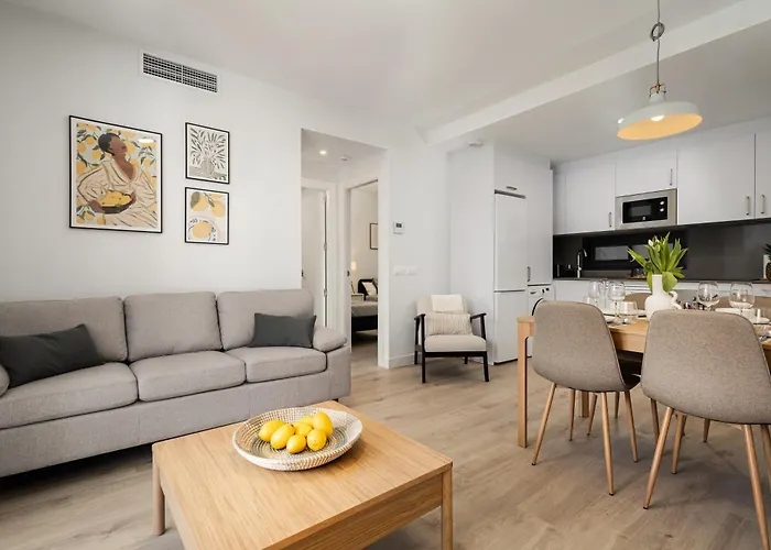 New Cozy 2-bedroom In Center Daire Estepona