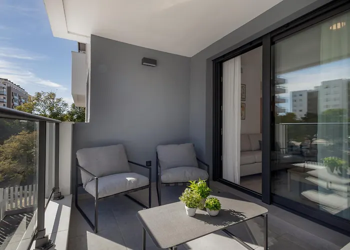 New Cozy 2-bedroom In Center Estepona