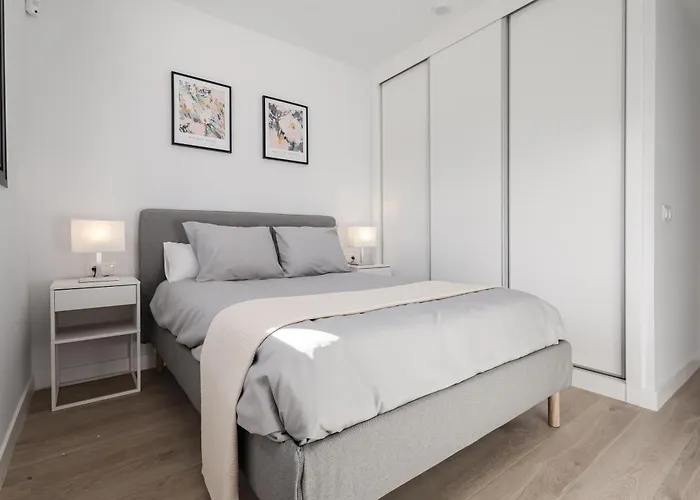 New Cozy 2-bedroom In Center Estepona