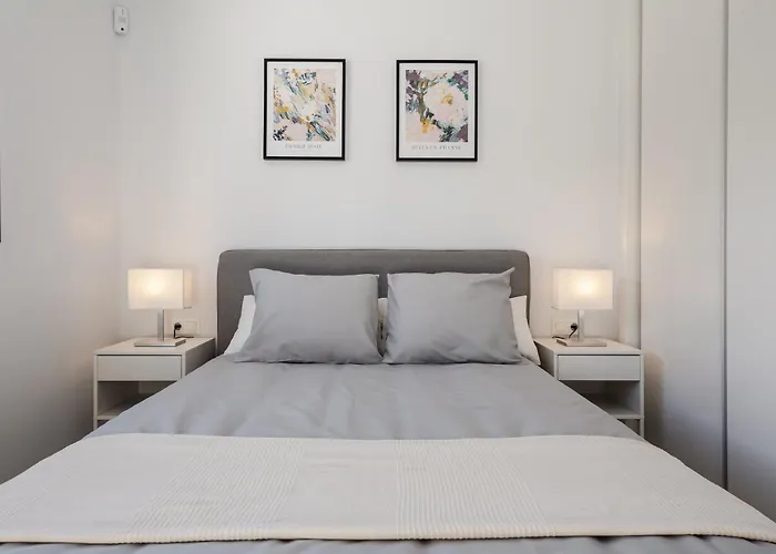 New Cozy 2-bedroom In Center