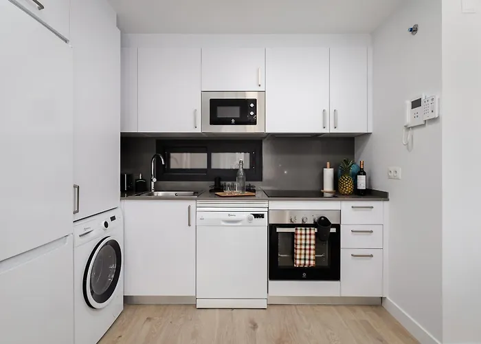 Daire New Cozy 2-bedroom In Center *